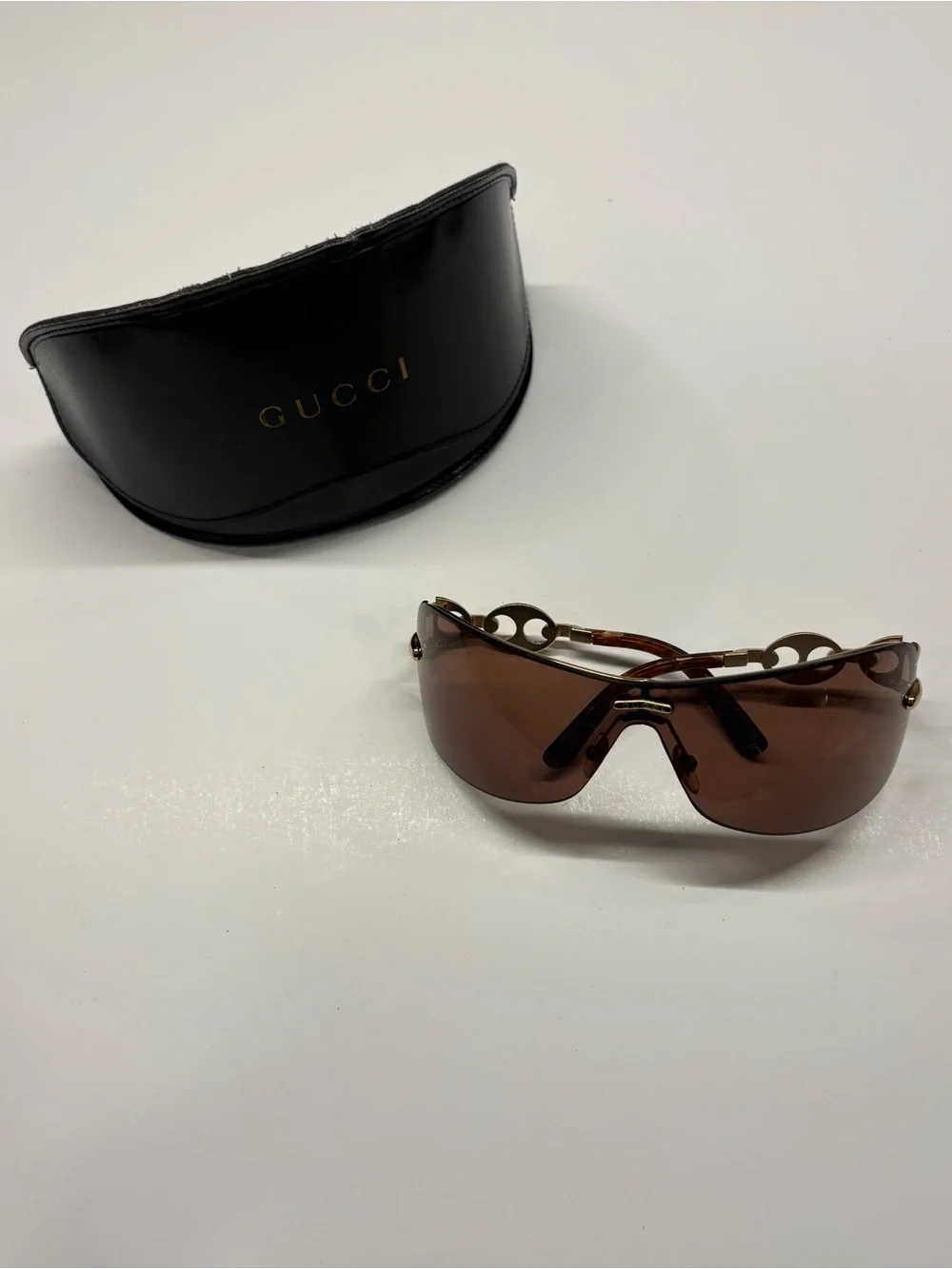 Gucci GG 2772/S Vintage Shield Sunglasses Chain Link Accents with Case